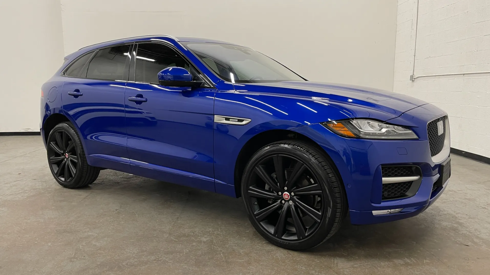 Car sold by Lisa Brodshow